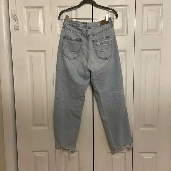American Eagle Mom Jean Size 8 - Picture 2 of 5